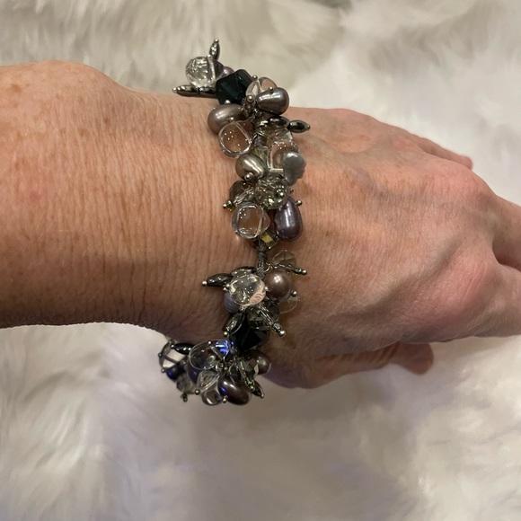 7.5 to 9” adjustable Black Pearl & bead bracelet, handmade unique one of a kind - Picture 4 of 5